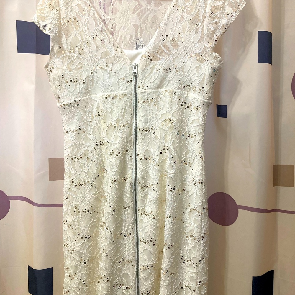 Dress. Size: 6. Color: White. Like new, no tags. $80.